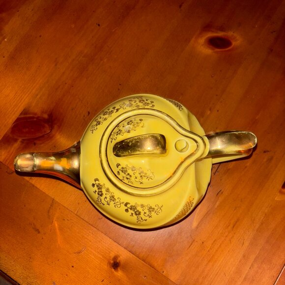 HALL PARADE TEAPOT YELLOW AND GOLD - Picture 2 of 8